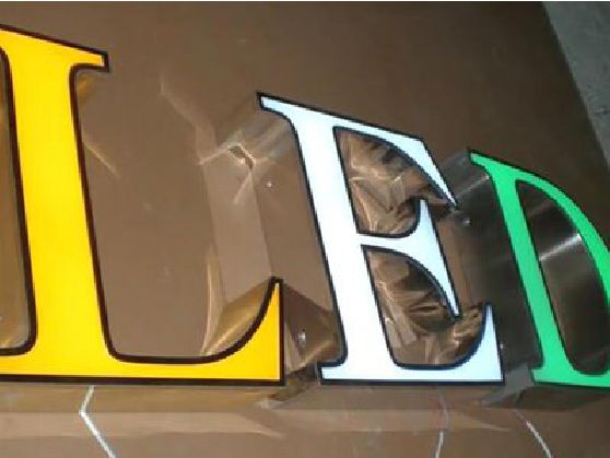 赤水市介绍LED招牌的基础知识。